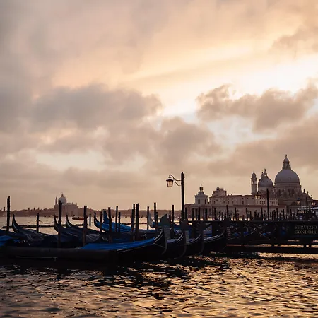 Riva Del Vin Boutique